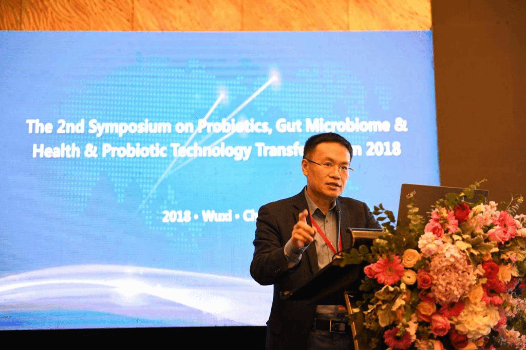 美国微生物科学院院士上海交通大学赵立平教授做大会报告